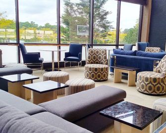 Oyster Point Hotel - Red Bank - Lounge