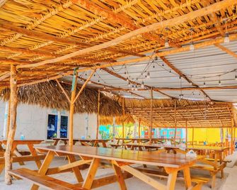Playa de la Fuente - El Paredón Buena Vista - Restaurant