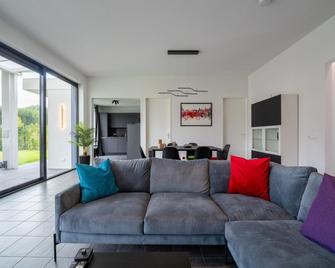 Villa With Covered Terrace And Jetty On The Water - Zeewolde - Wohnzimmer