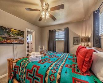 Texas Trio - Ruidoso - Schlafzimmer