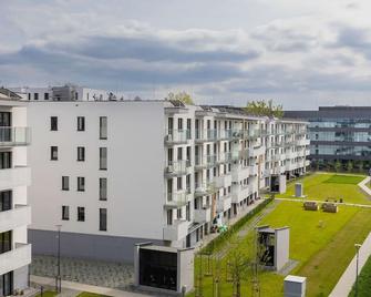 Modern Apartment in Kraków Podgórze by Noclegi Renters - Cracovia - Edificio