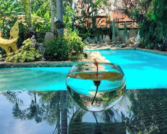 Le Prive - Pattaya - Pool