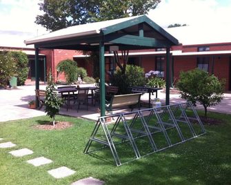 Mansfield Traveller's Lodge - Mansfield - Patio