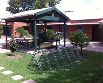 Mansfield Travellers Lodge - Mansfield - Binnenhof