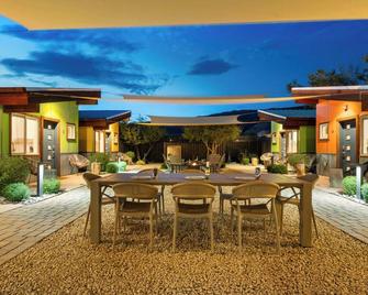 Downtown Kokopelli West 4 - Newly Remodeled Stylish Studio - Moab - Patio