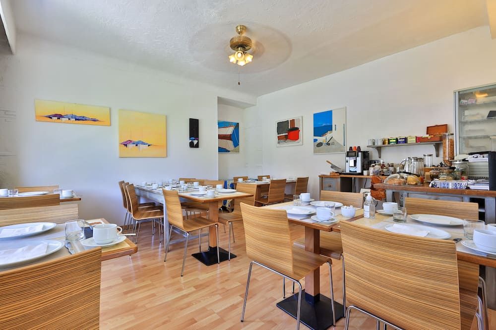 هوتل ديه كايرونز