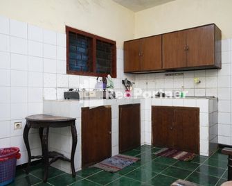 Villa Handayani Songgoriti Redpartner - Malang - Cocina