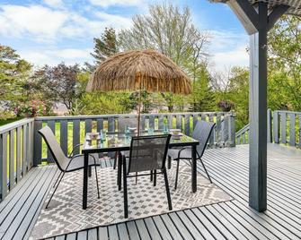 Spacious 4 bedrooms, 5 beds home - 3 Minutes to Downtown Moncton - Riverview - Balcony