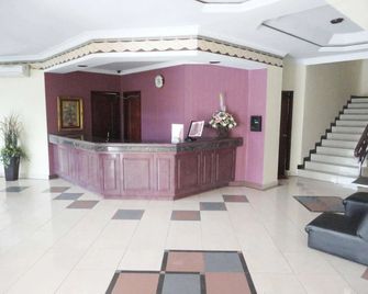 Quint Hotel - Manado - Lobby