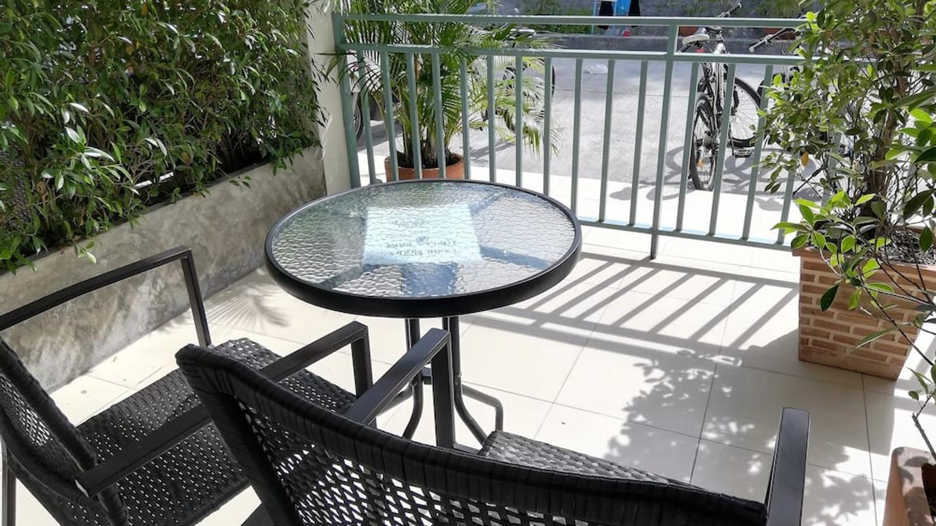 بلو مون ساميت