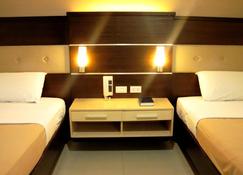 Olongapo Travel Lodge - Olongapo City - Slaapkamer