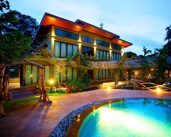 Blues River Resort - Chanthaburi - Bể bơi