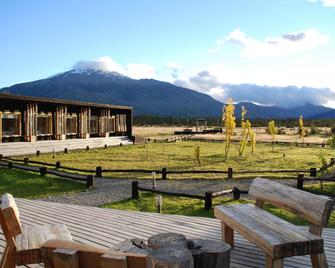 Robinson Crusoe Deep Patagonia - Villa O'Higgins - Patio