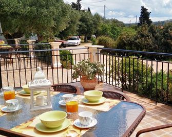 2 Bedroom apartment with large balcony area - Antipáta - Balcón