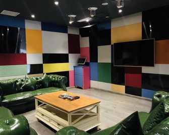 Luoyang Shuimu Hot Spring homestay - Luoyang - Area lounge