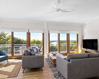 Notre Reve - Peregian Beach - Living room