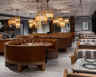 Near King of Prussia | Free Shuttle. Dining. Gym. - King of Prussia - Restaurant