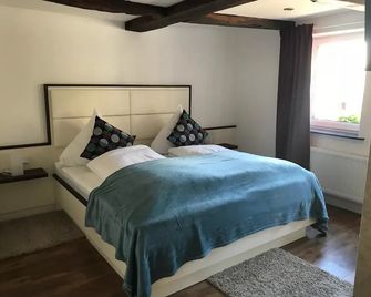 Hotel zum Braunen Hirschen - Bad Driburg - Schlafzimmer