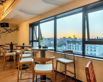 Xi'an Yolo Guest House Bell & Drum Tower - Xi An