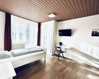 Zimmerzuvermieten.Ch Lengnau Be - Lengnau - Habitación