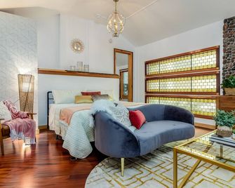 Park & Parlour Suites at New Park - Ithaca - Bedroom