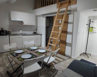 Little House : Cdg-Paris-Asterix - Louvres - Restaurant