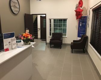 Econo Lodge Umatilla Columbia River Area - Umatilla - Front desk