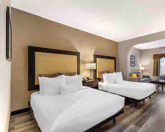 Best Western Plus Des Moines West Inn & Suites - Clive - Schlafzimmer