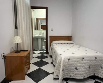 Hostal Los Amigos - Siruela - Habitación