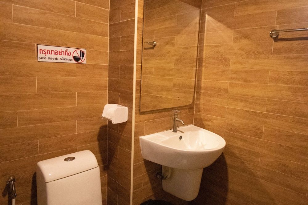 Kun Hotel - Nakhon Ratchasima - Bathroom