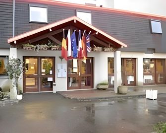 Hotel du Golf - Coignières - Gebouw