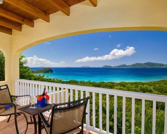 A Secluded 'Walk to Beach' Villa - Freshwater Pond - Balcony