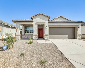 Maricopa Home with Putting Green and Covered Patio! - Maricopa - Building