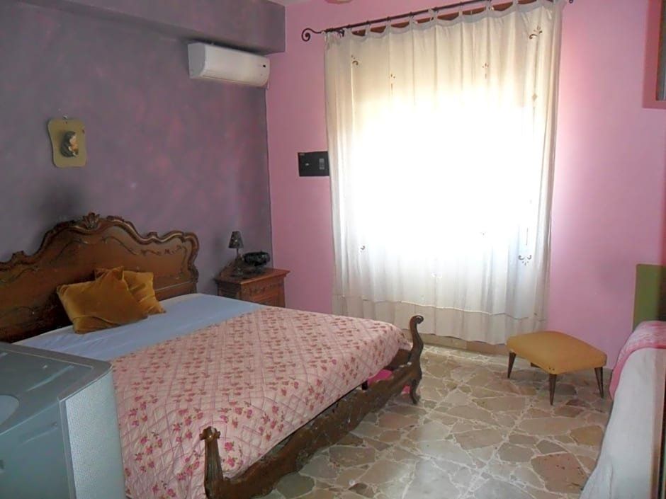 B&b Pinkhouse - מילאצו - חדר שינה