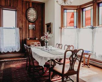 Ferndales’s Romantic Getaway - Ferndale - Eetruimte