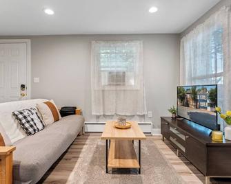 Walking distance to everything downtown, minutes to Mary Washington - Fredericksburg - Stue