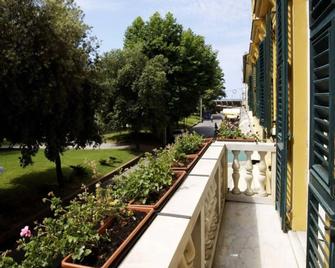 Lyric Hotel Levanto - Levanto - Balcón