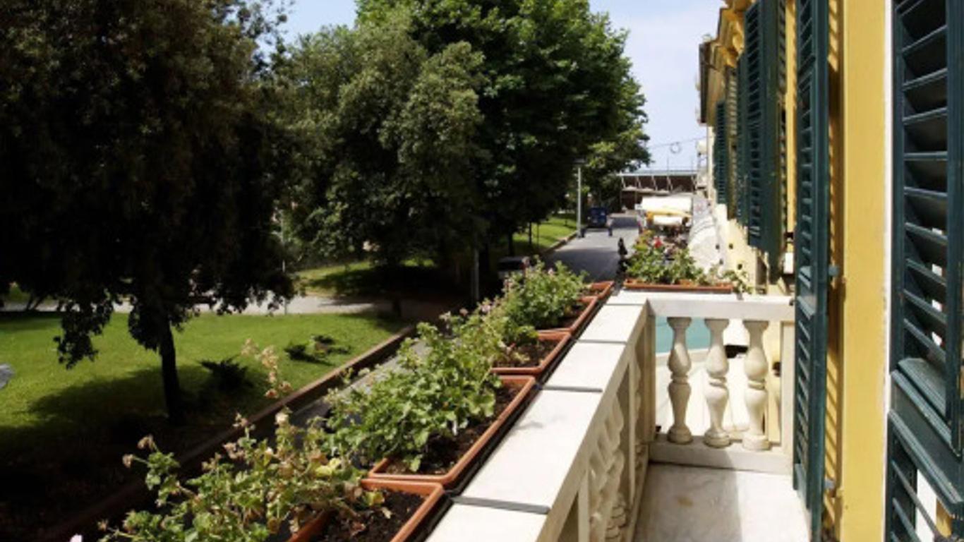 Lyric Hotel Levanto