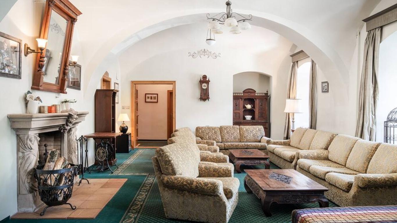 Maxmilian Lifestyle Resort