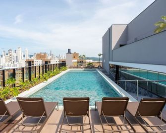 The Spot One - Luxo e acesso direto ao Balneário Shopping - Balneario Camboriú - Piscina