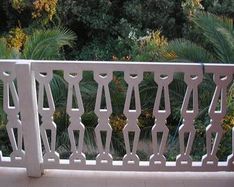 Close to the beaches with sufficient comfort - Petrčane - Balkon