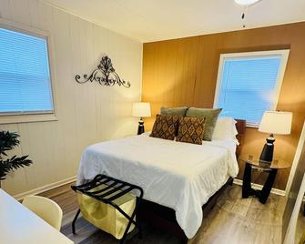 Urban Home near 80/94 - Hammond