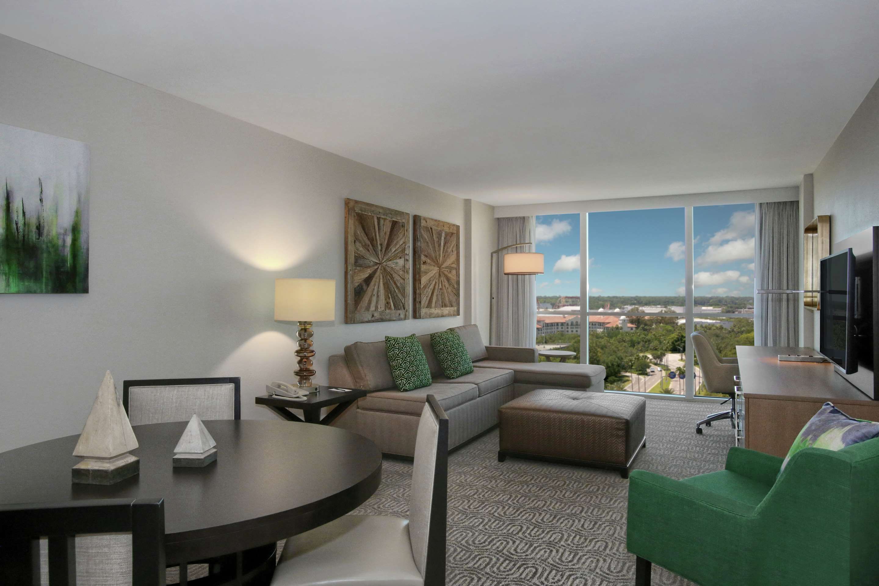 Living room view of DoubleTree by Hilton at the Entrance to Universal Orlando