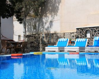 Evizorzia Villas - Perissa - Πισίνα