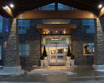 Holiday Inn Express Golden-Kicking Horse By IHG - Golden - Rakennus