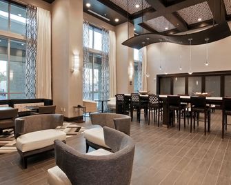 Hampton Inn & Suites Bellevue Downtown-Seattle - Bellevue - Restaurant