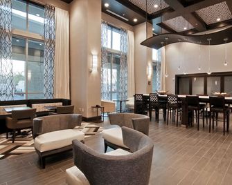 Hampton Inn & Suites Bellevue Downtown-Seattle - Bellevue - Restaurant