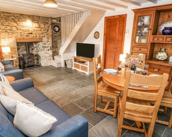 Dunnock Cottage - Haverfordwest - Living room