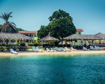 Flamingo Beach Hotel - Umm Al Qaiwain