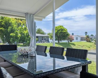 Infinity Retreat - Port Richey - Innenhof